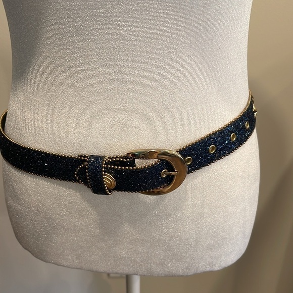 Black sparkly textured belt with gold coloured embellishments and buckle 1” wide - Picture 4 of 5